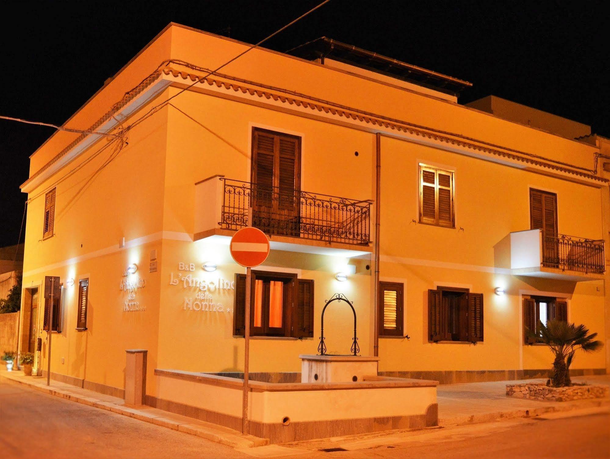 B&B L'Angolino Della Nonna Castelluzzo Luaran gambar